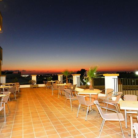 Hotel Balneario De Chiclana ชิกลานา เด ลา ฟรอนเตรา ภายนอก รูปภาพ