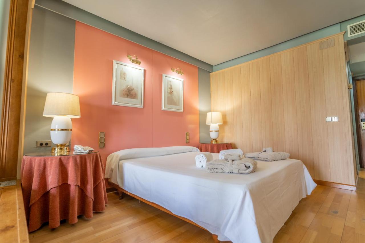 Hotel Balneario De Chiclana ชิกลานา เด ลา ฟรอนเตรา ภายนอก รูปภาพ