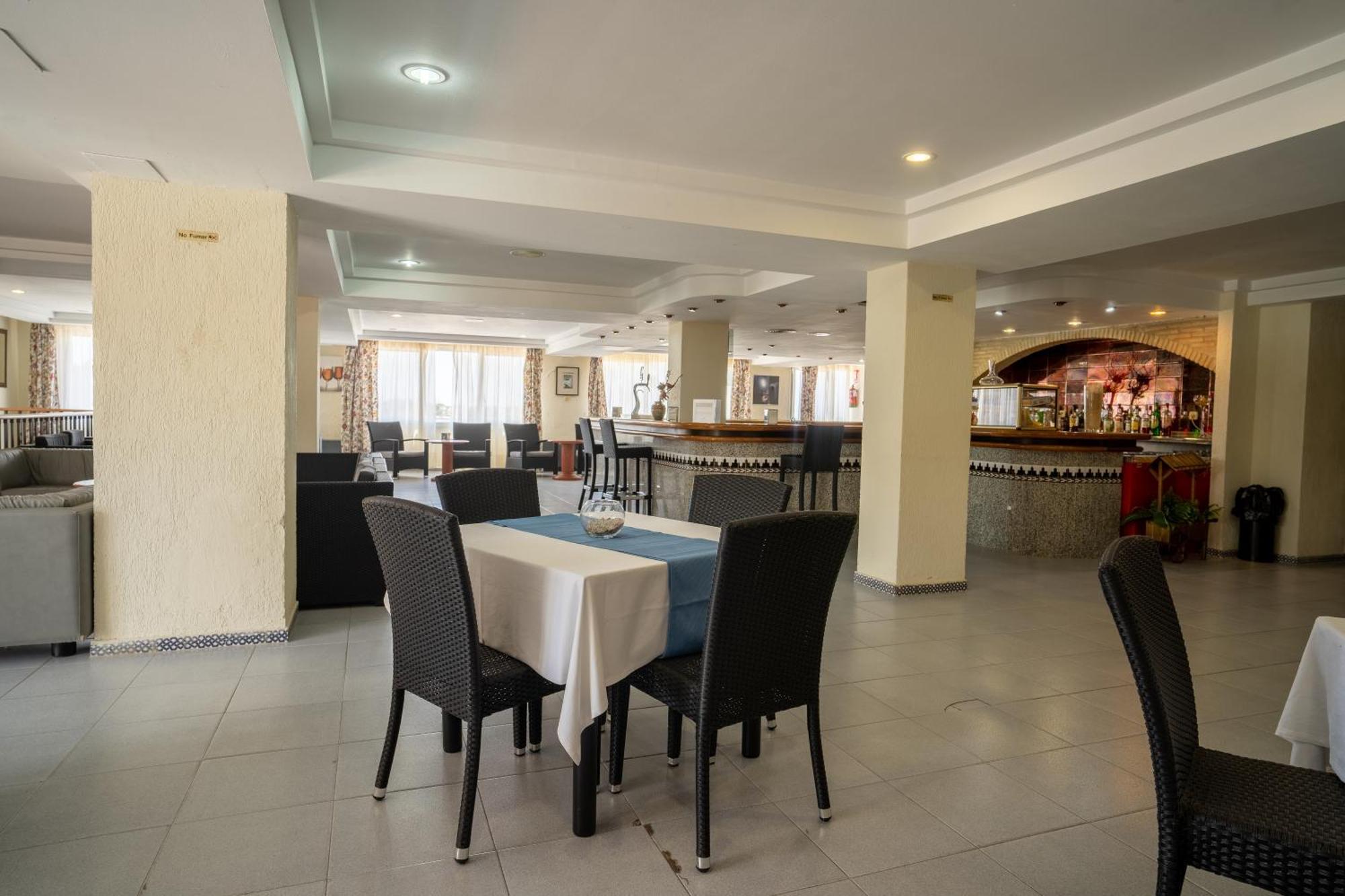 Hotel Balneario De Chiclana ชิกลานา เด ลา ฟรอนเตรา ภายนอก รูปภาพ