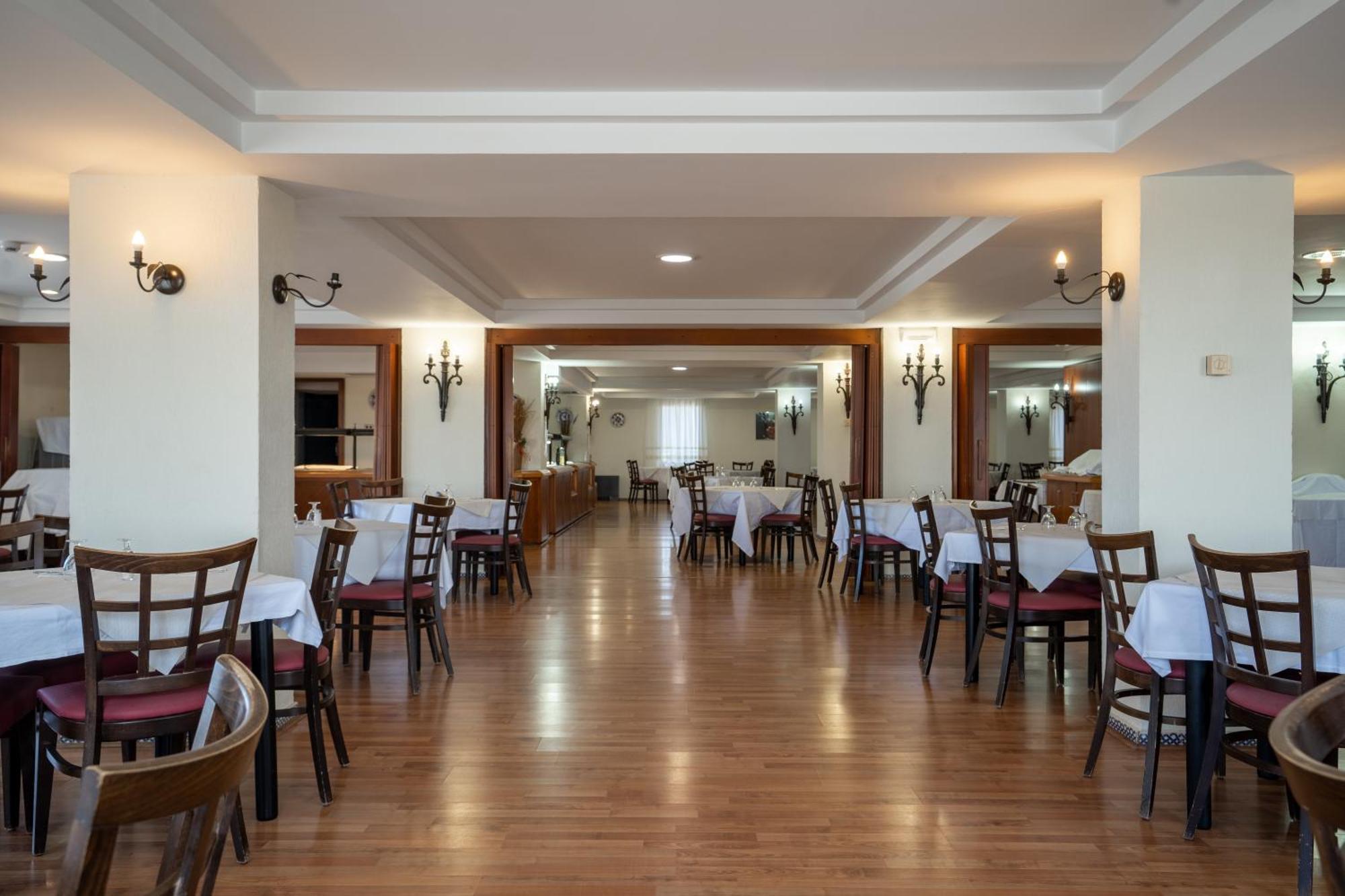 Hotel Balneario De Chiclana ชิกลานา เด ลา ฟรอนเตรา ภายนอก รูปภาพ